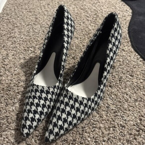 Amanda Smith Accessories - Amanda Smith Rio 2 Women’s Pointed Toe Houndstooth Pumps Size 9